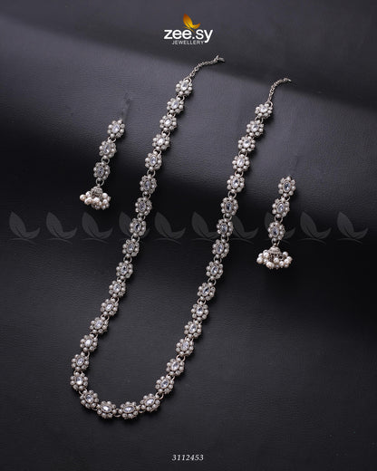 Reema Malla Necklace Silver White