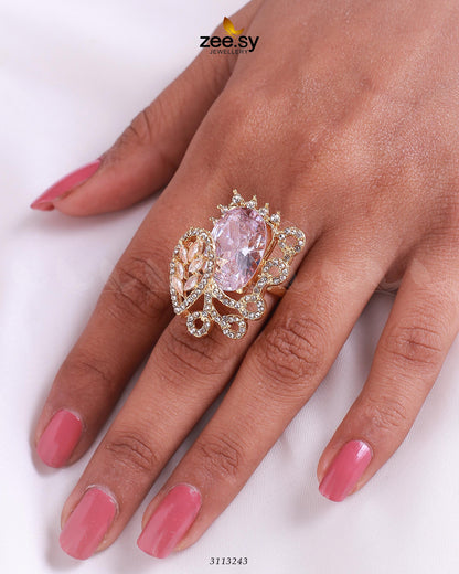 Croton Ring Golden White