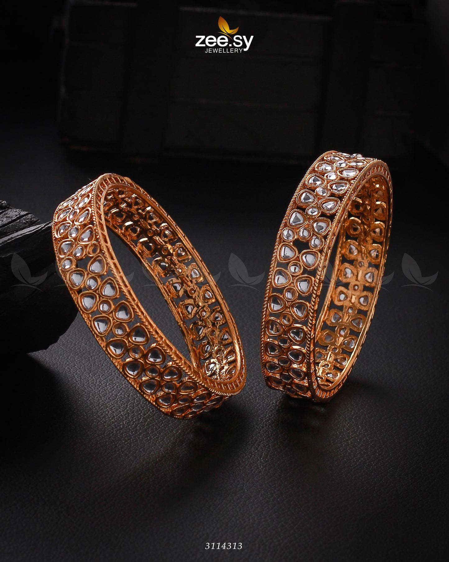 Selena Bangles White 2*4