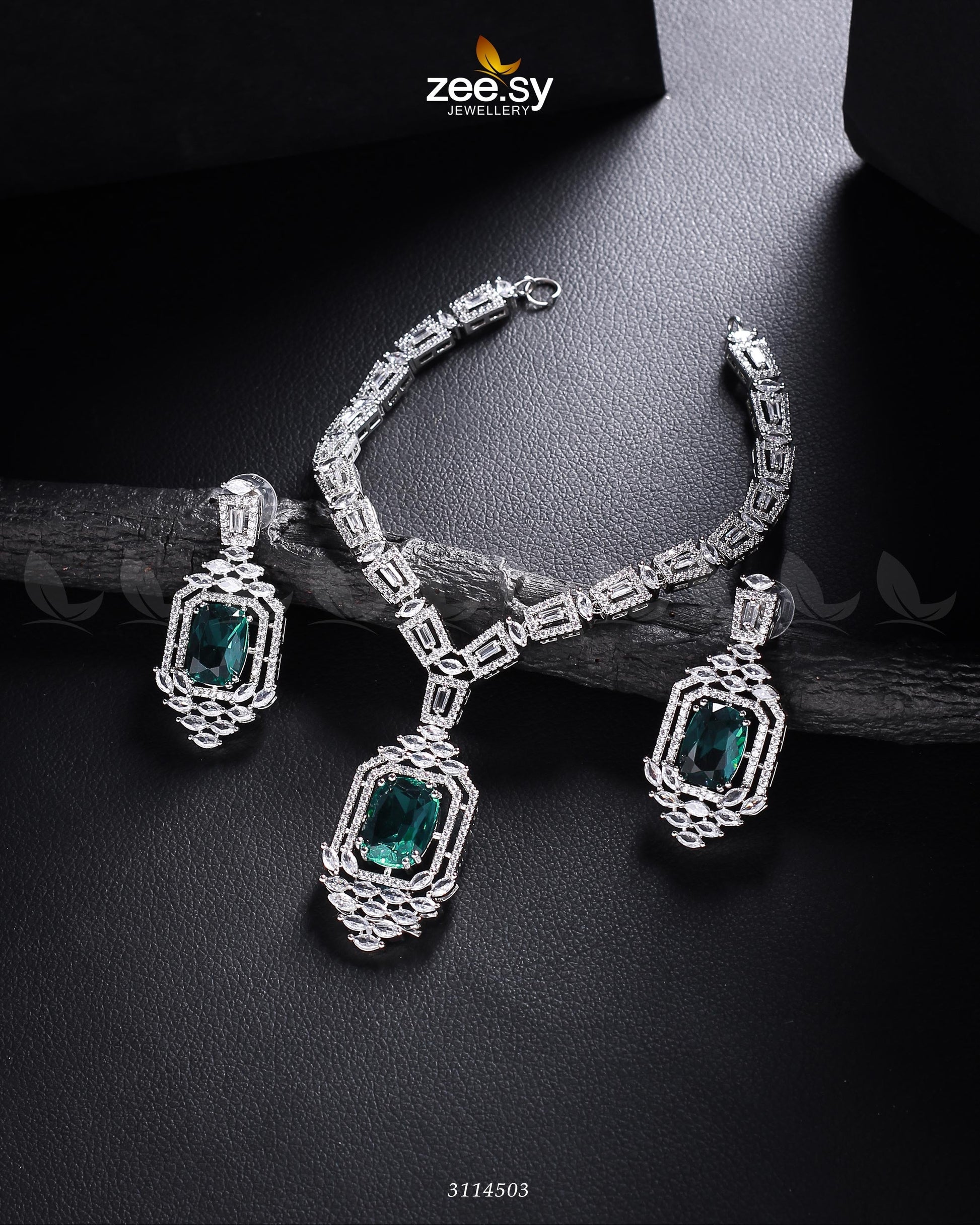 Sharmeen Necklace Set Silver Emerald Green