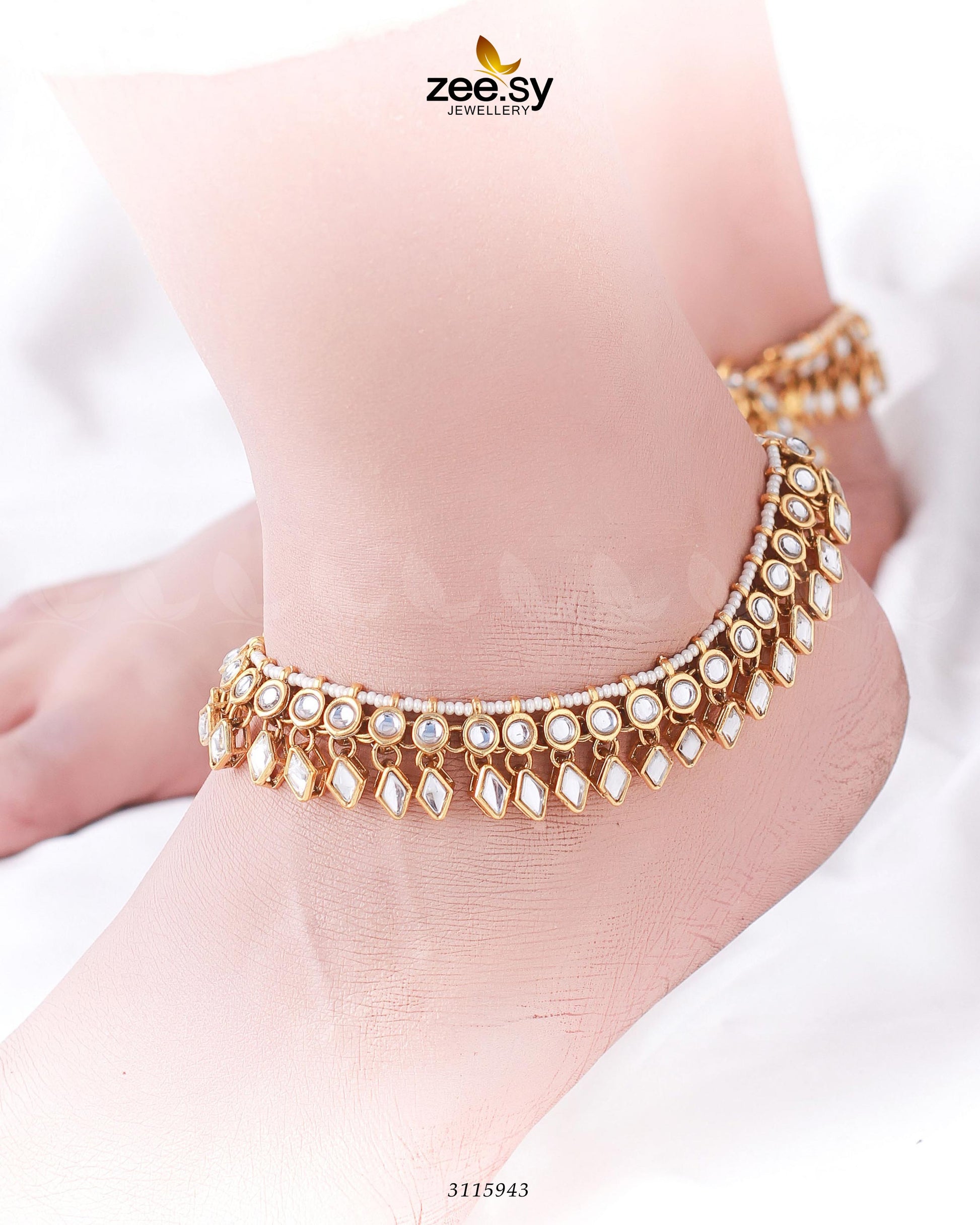 Tsavorite Anklet Golden white