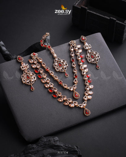 Urwa Hocane Necklace Set Golden Red