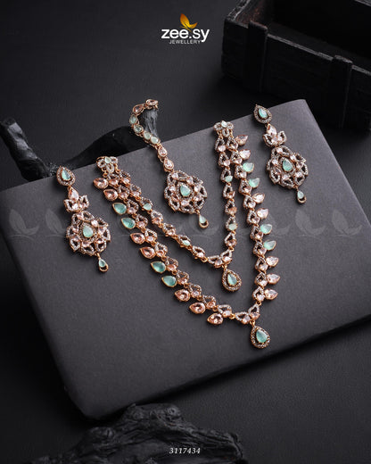 Urwa Hocane Necklace Set Golden Mint Green