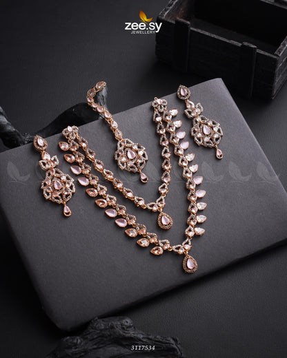 Urwa Hocane Necklace Set Golden Mint Pink