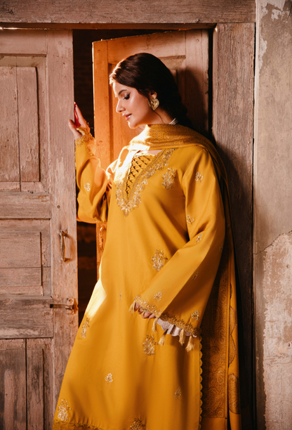 Humdum | Onora Chapter 2 | D04 - Pakistani Designer Dress - by Humdum - Type : Ladies Clothes - 100% Original at Saira Sultan