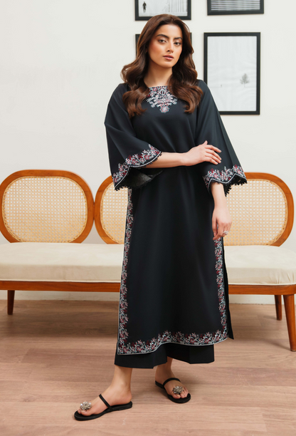 Humdum | Ayra Ready to wear | Ayra - D07 XS Black Lawn
