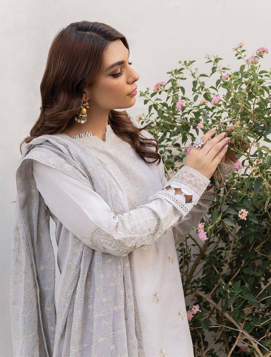 Iznik | Lawnkari 24 | UE-150 SERENE TURF - Pakistani Designer Dress - by Iznik | Type: Formal - 100% Original at Saira Sultan