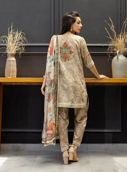 Zainab Chottani | Tahra Lawn 25 | Aymah M Desert Sand Lawn