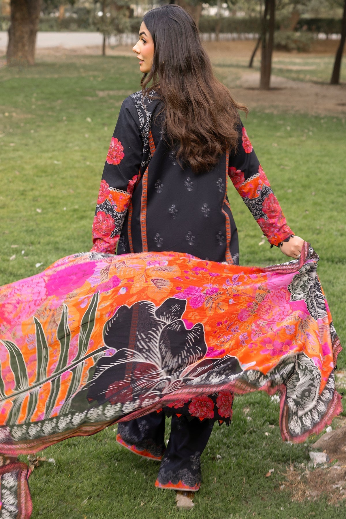 Charizma | C prints Lawn | CP5-18 S Black Lawn
