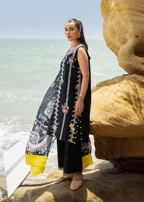Sadaf Fawad Khan | Siraa Lawn 25 | Luna L Black Lawn