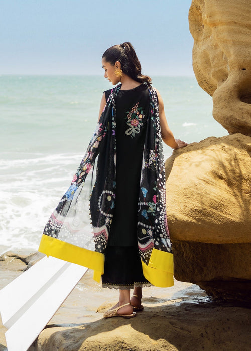 Sadaf Fawad Khan | Siraa Lawn 25 | Luna S Black Lawn