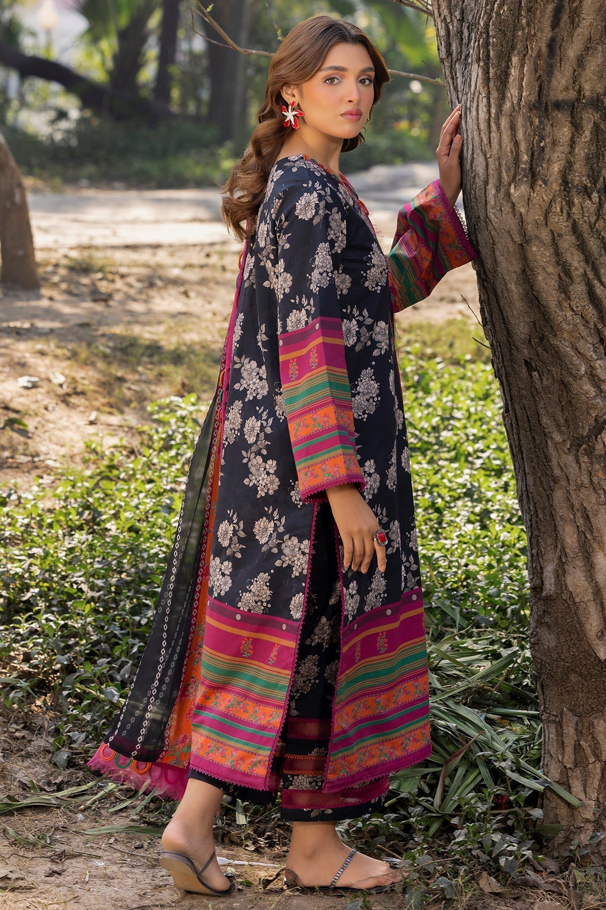 Charizma | C prints Lawn | CP5-14 S Black Lawn