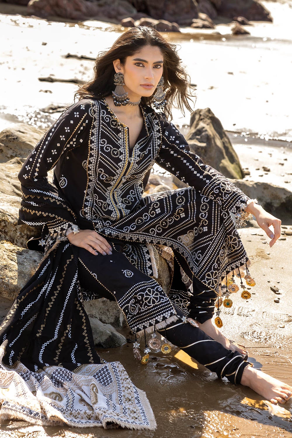Gul Ahmed | Chunri Lawn 25 | CL-52407 XL Black Lawn