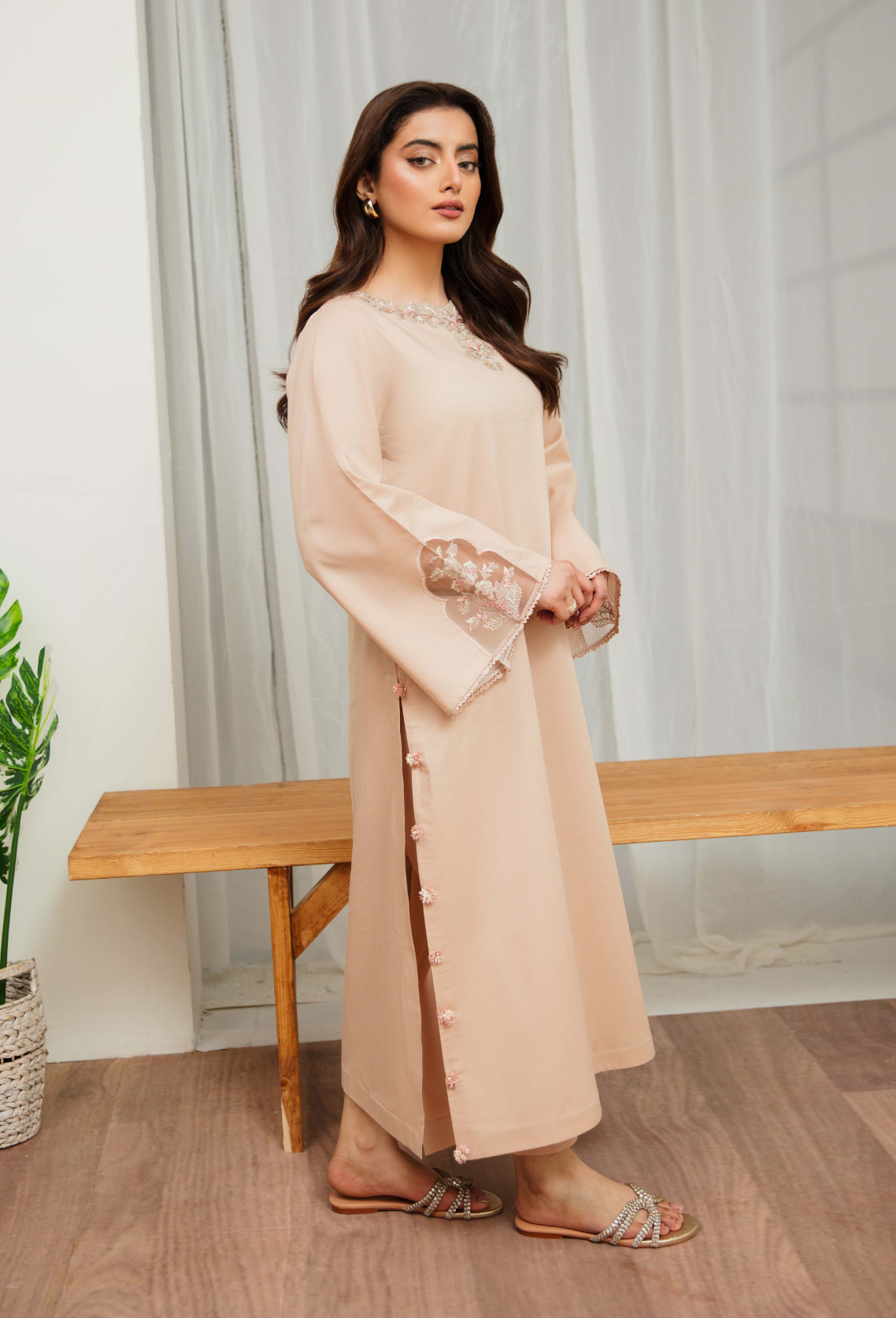 Humdum | Ayra Ready to wear | Ayra - D04 M Light Skin Lawn