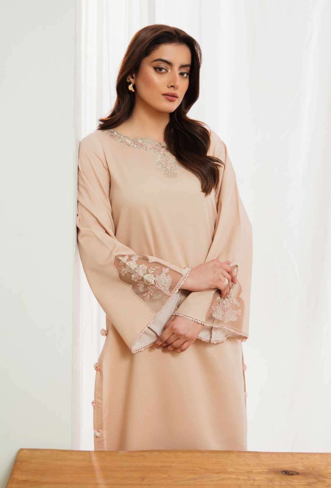 Humdum | Ayra Ready to wear | Ayra - D04 L Light Skin Lawn