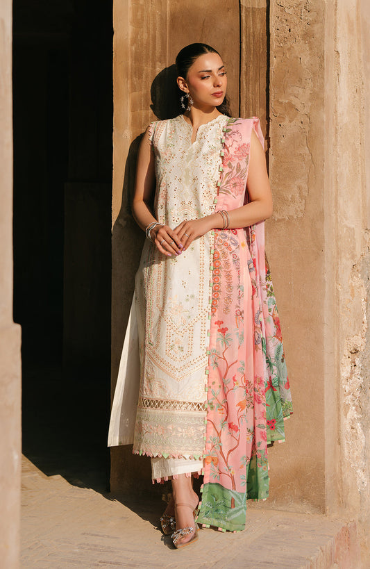 Fiona | Sarang Lawn 25 | Nevin XS Ivory Lawn