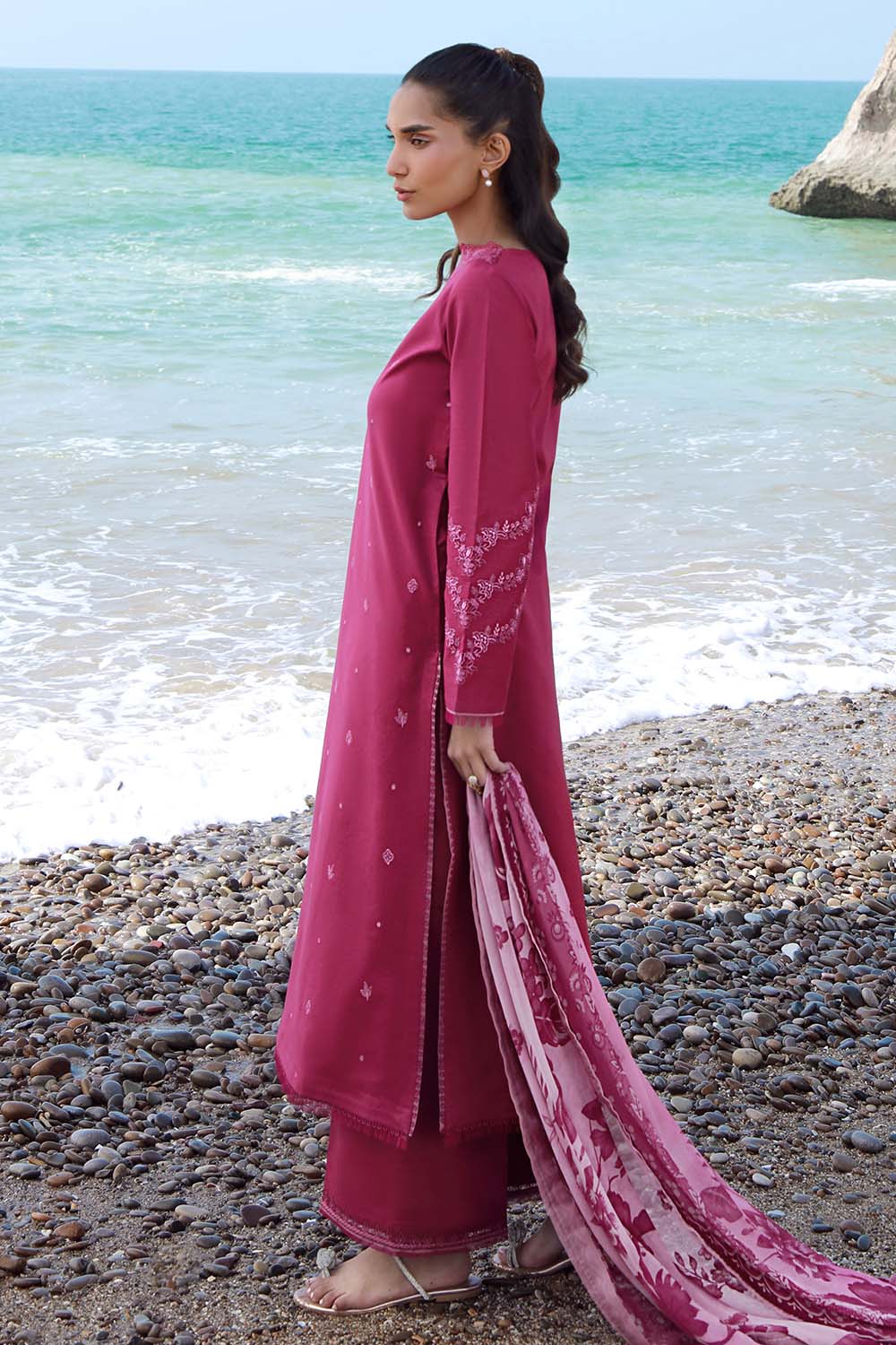 Seran | Afsanah Lawn 25 | ZURI L Maroon Lawn