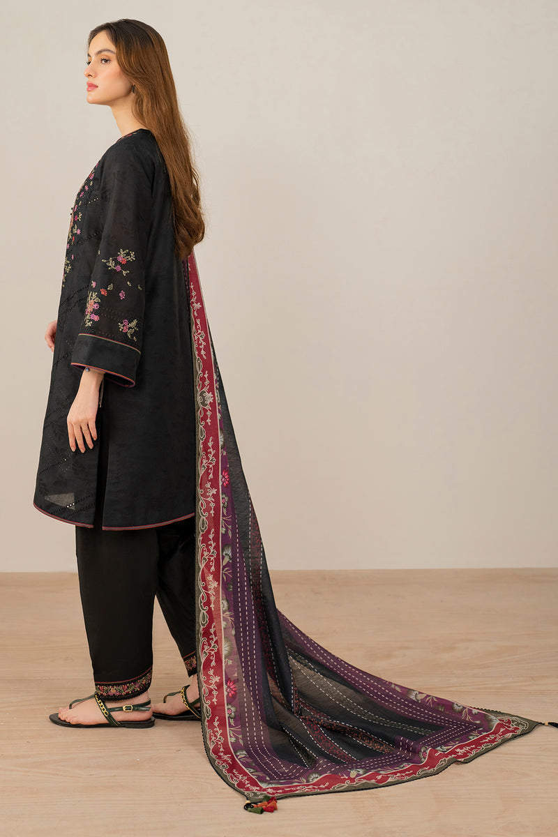 Jazmin | Summer Lawn 25 | USE-9131 S Black Lawn
