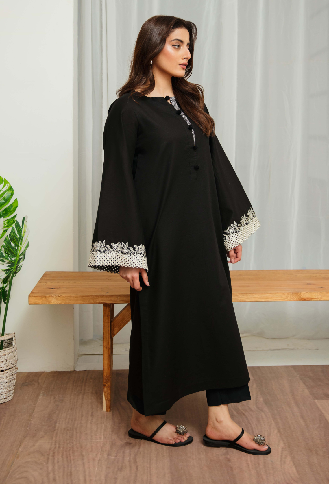 Humdum | Ayra Ready to wear | Ayra - D09 S Black Lawn