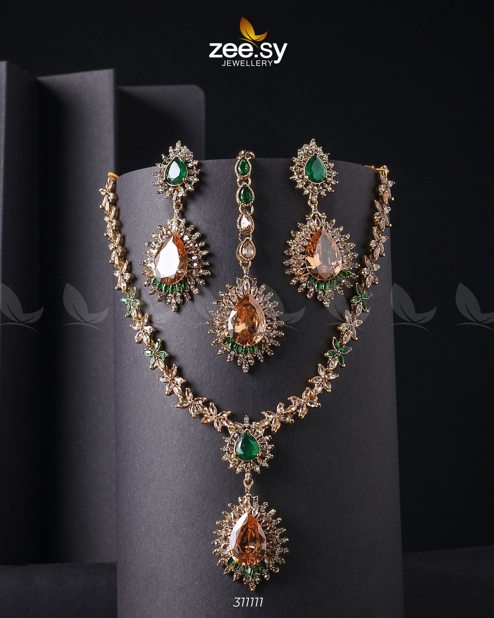 Zilla Necklace Champagne & Green