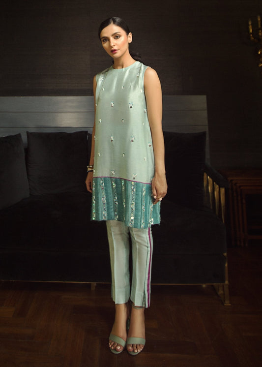 Hana | Serendipity Ready to Wear | Ombre XS Aqua Blue Raw Silk