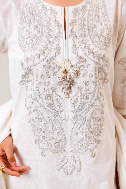 Nishat | Cross Season Edit | 42401992-1 M White Lawn