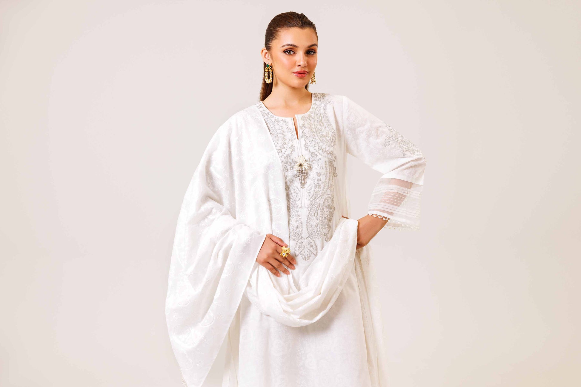 Nishat | Cross Season Edit | 42401992-1 XL White Lawn