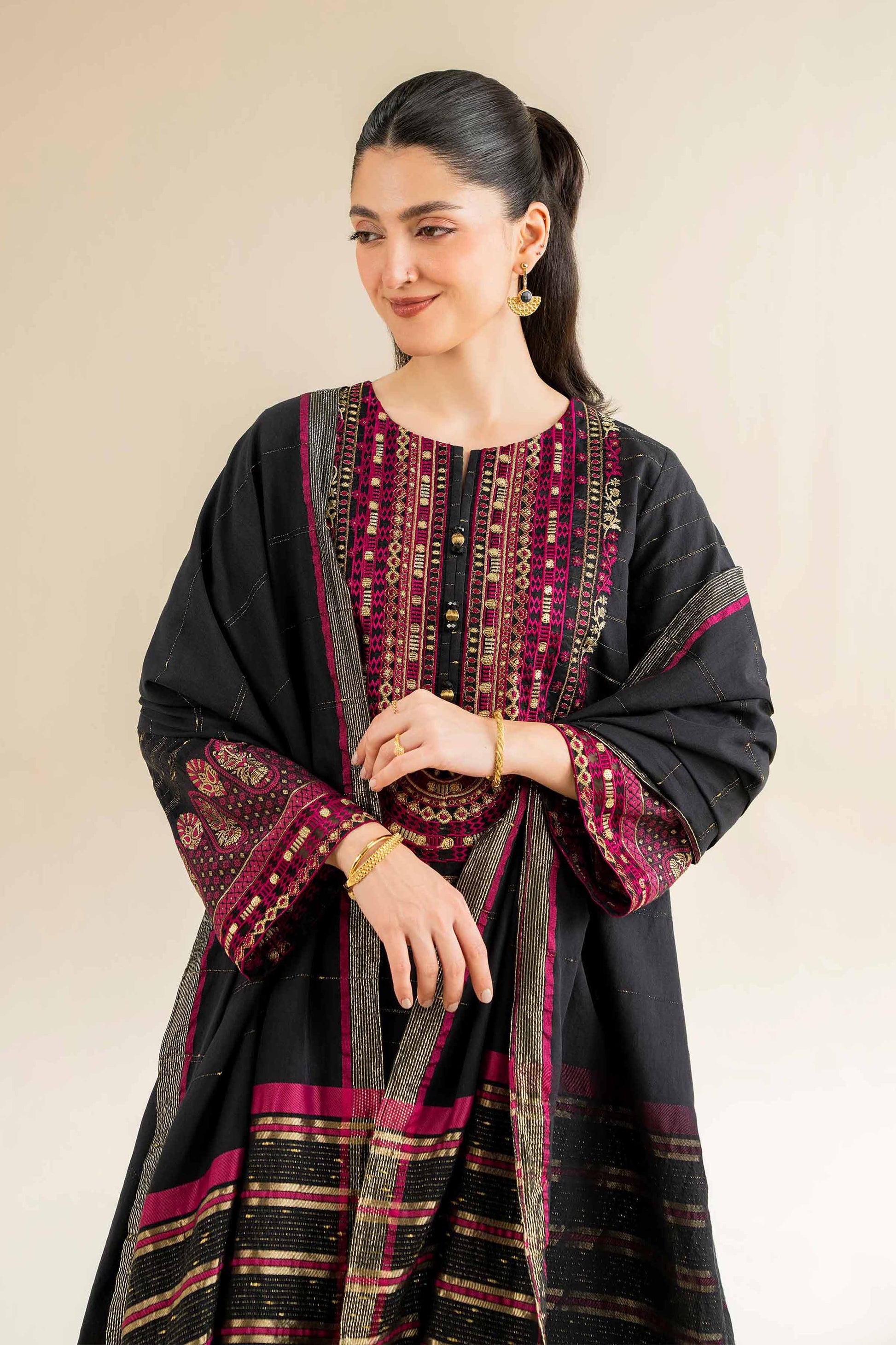 Nishat | Cross Season Edit | 42501041 L Black Jacquard
