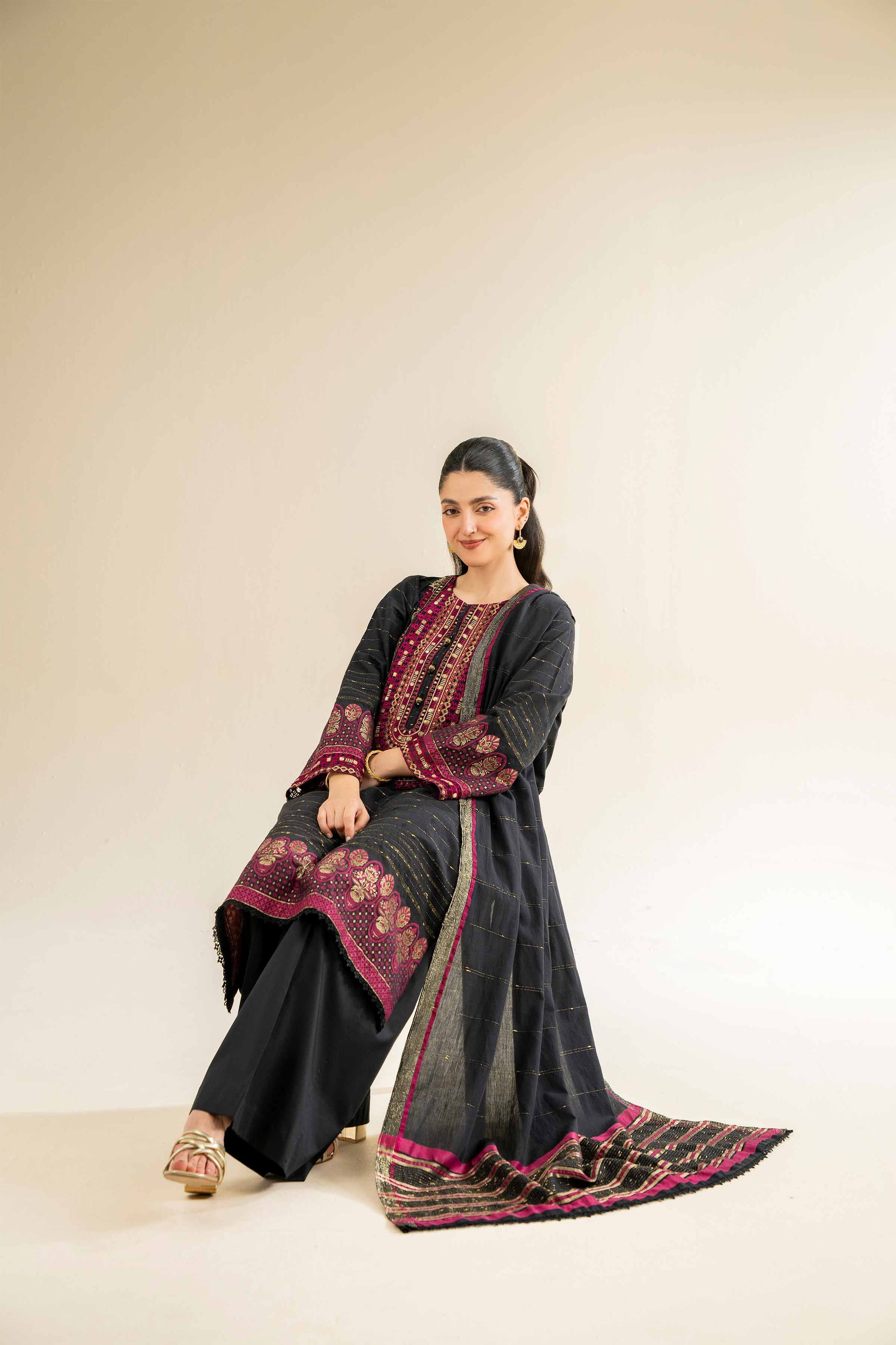 Nishat | Cross Season Edit | 42501041 XL Black Jacquard