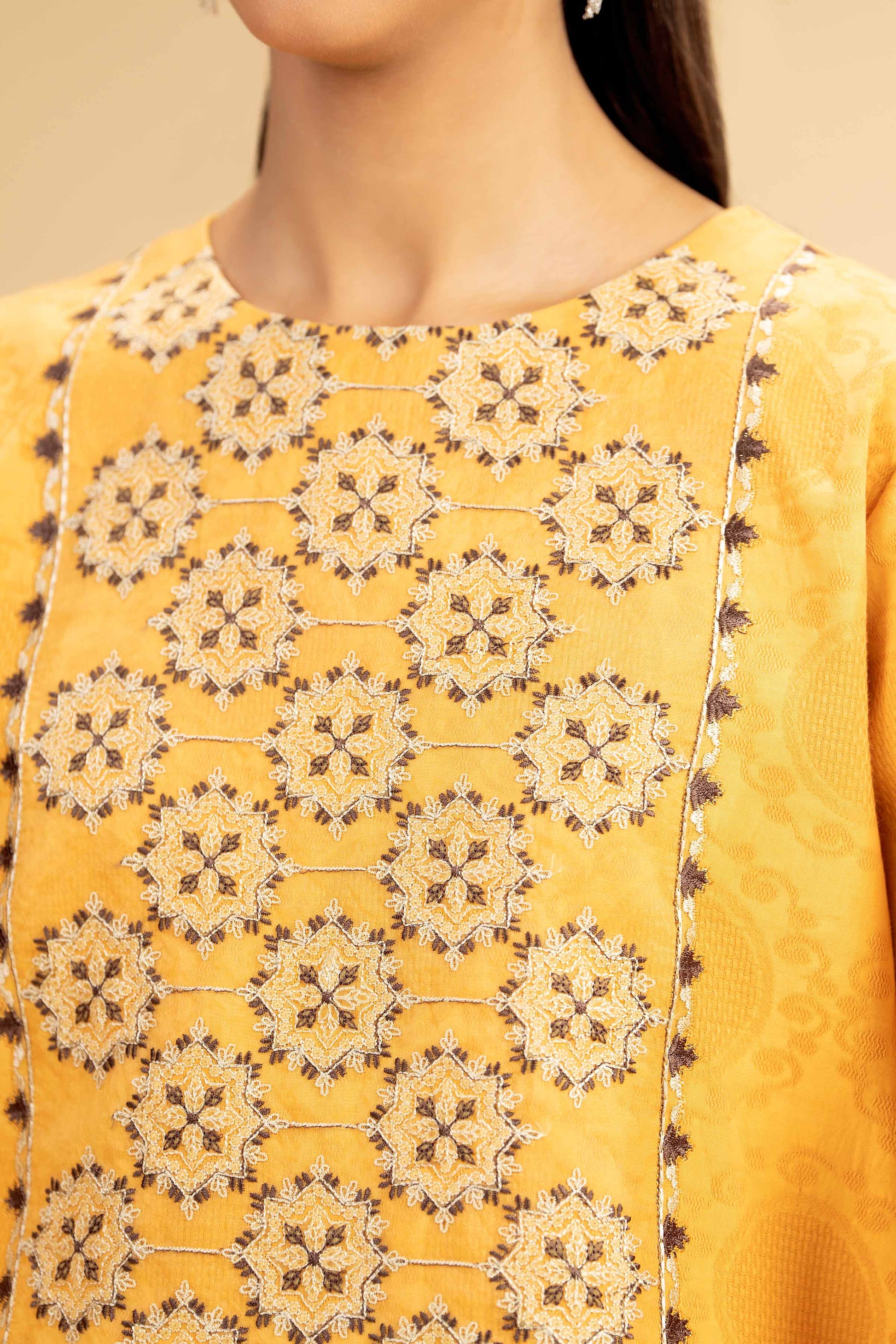 Nishat | Cross Season Edit | 42501100 M Yellow Cotton