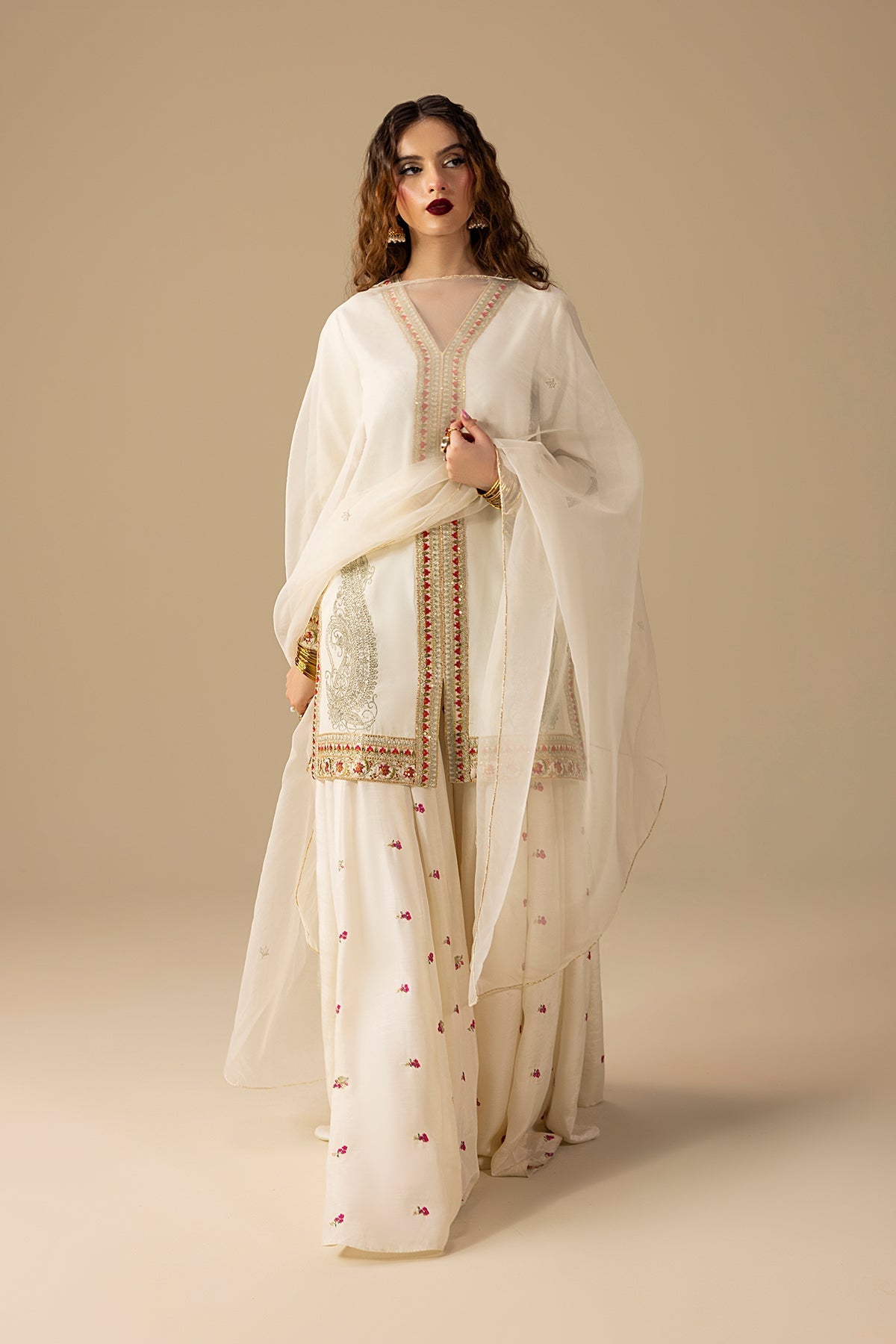 Erum Khan | Lillia Summer Edit | Dream Dust XL Off White Raw Silk