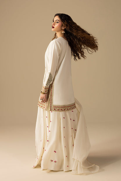 Erum Khan | Lillia Summer Edit | Dream Dust S Off White Raw Silk