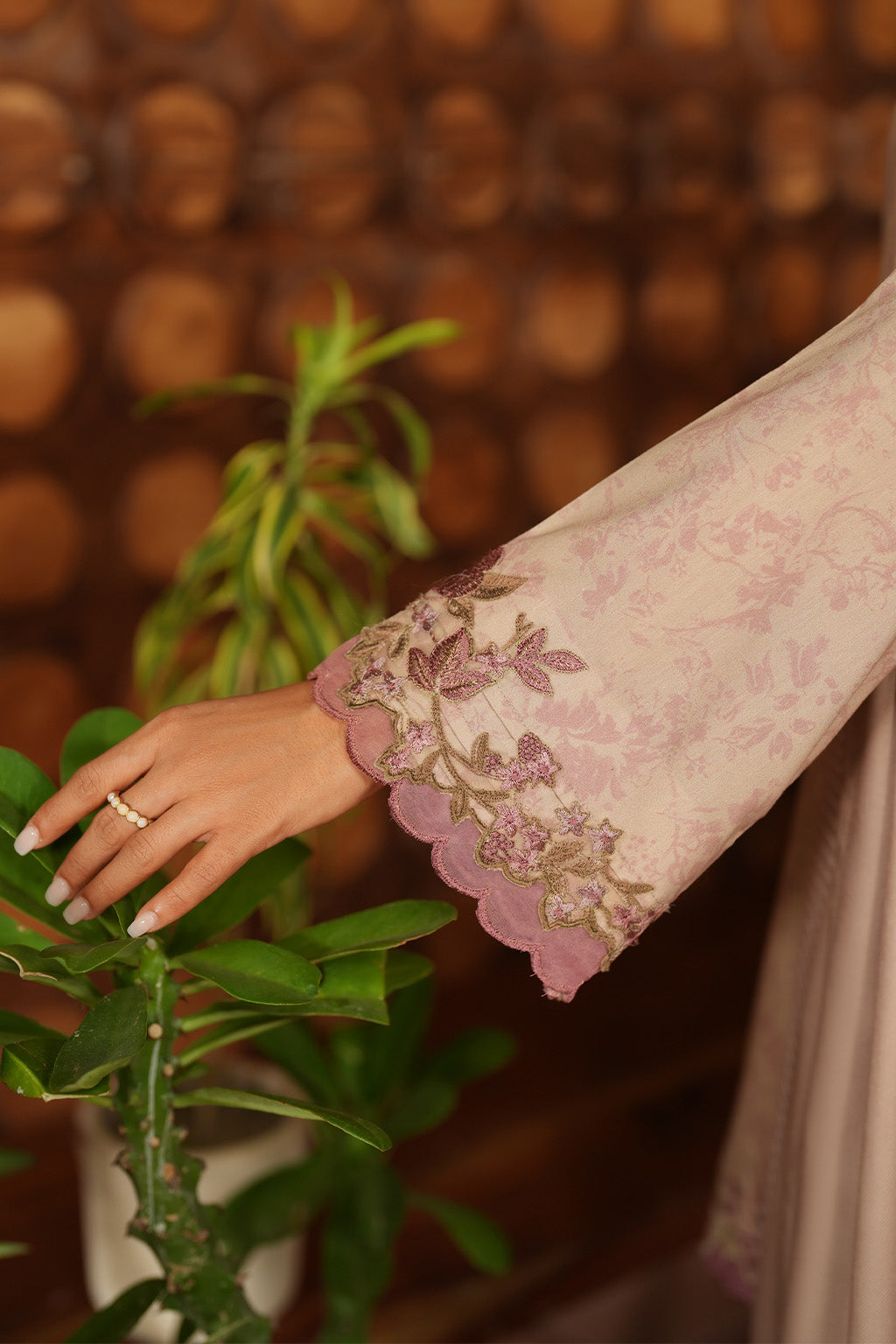 Iznik | Winter 25 | IPF-09 - Pakistani Designer Dress - by Iznik - Type : Ladies Clothes - 100% Original at Saira Sultan