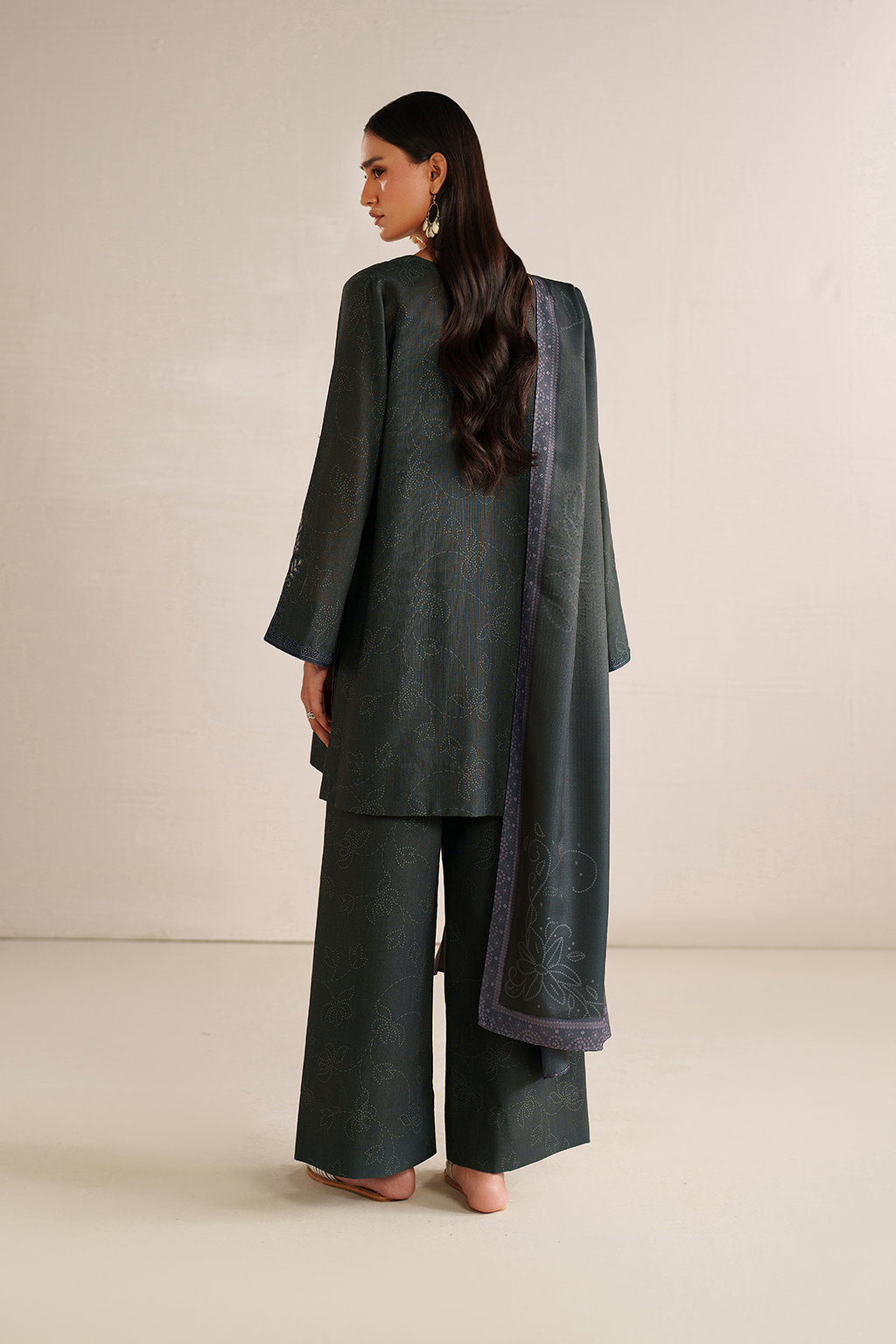 Iznik | Winter Chapter 25 | UE-572 Printed Khaddar by Iznik - Designer Dress - Type : Ladies Clothes - Available at Saira Sultan - 100% Original 