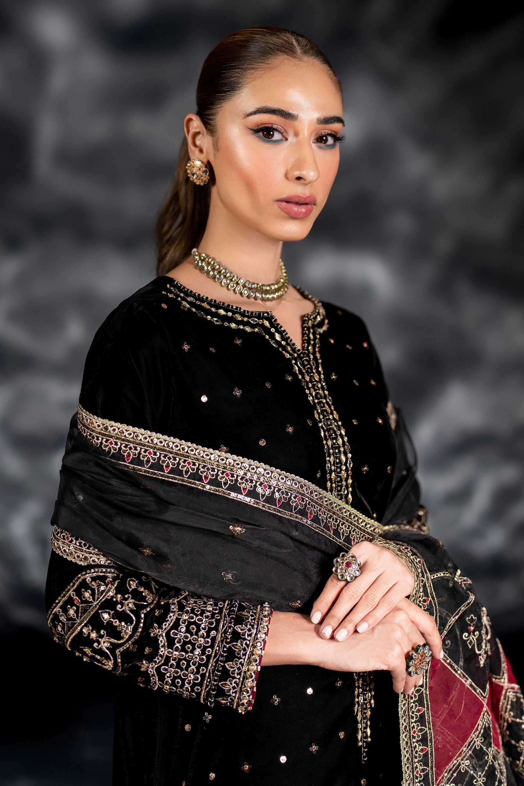 Naqshi | Makhmal 24 | ZUNI L Black Velvet