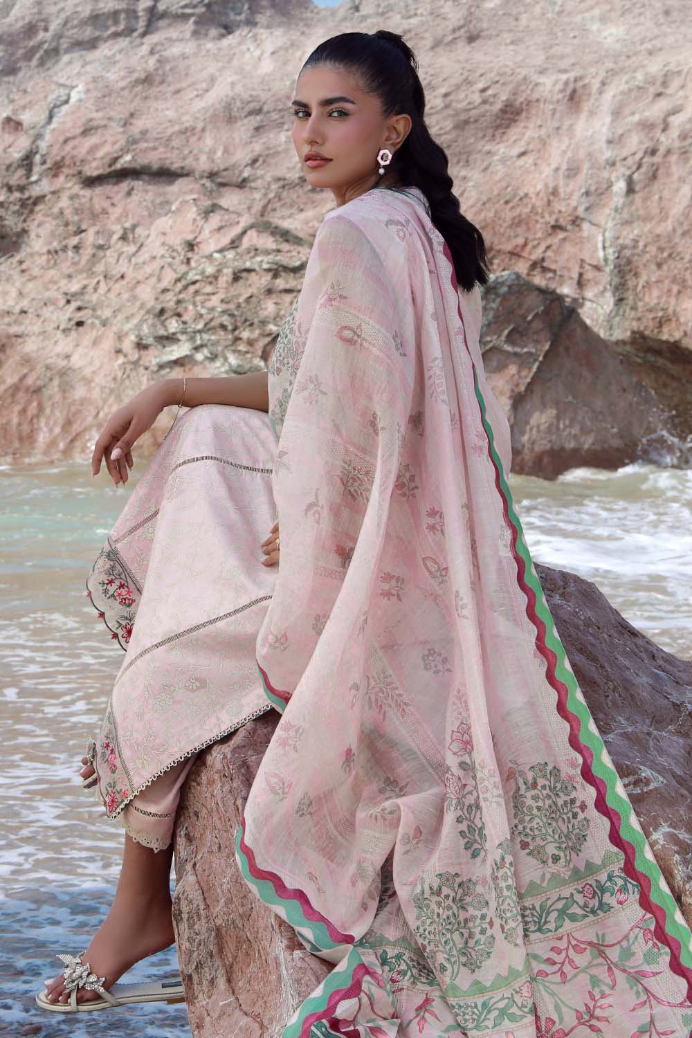 Seran | Afsanah Lawn 25 | INSA M Lawn Lavender Pinocchio