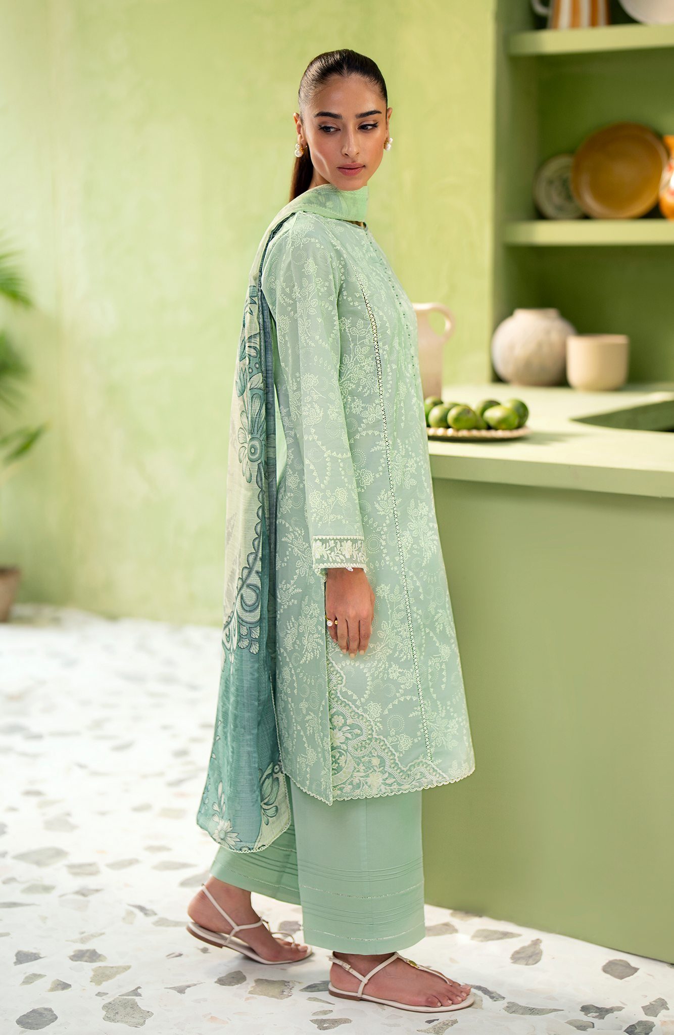 Seran | Artisan Lawn 25 | LAGUNE XL Aqua Lawn