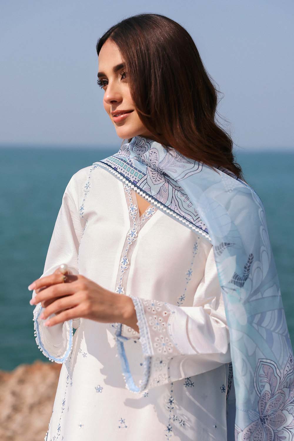 Seran | Afsanah Lawn 25 | ELMAS L White Lawn