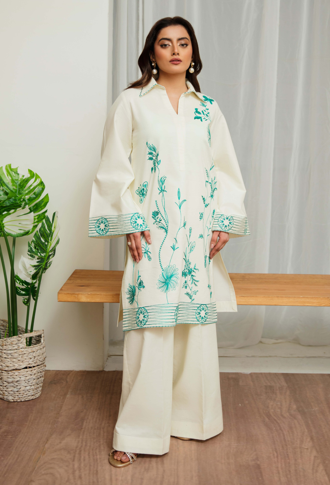 Humdum | Ayra Ready to wear | Ayra - D02 XS Off White Lawn