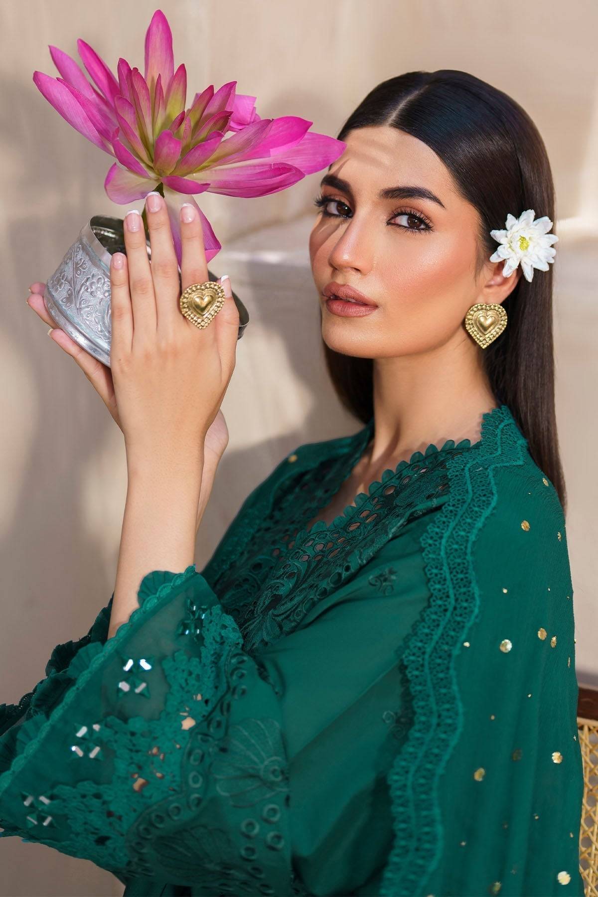 Nureh | Bazaar Lawn | NS-135 - Pakistani Designer Dress - by Nureh | Type: Luxury - 100% Original at Saira Sultan