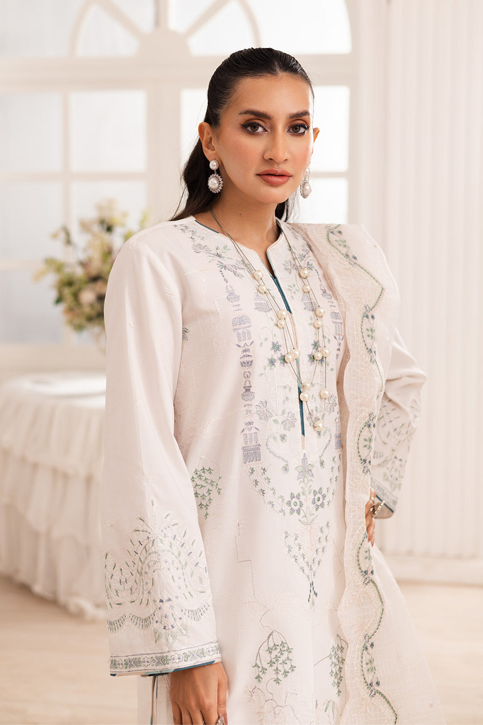 Maryum N Maria | Mira Luxury Lawn | MAIRA - FS50107 L White Lawn