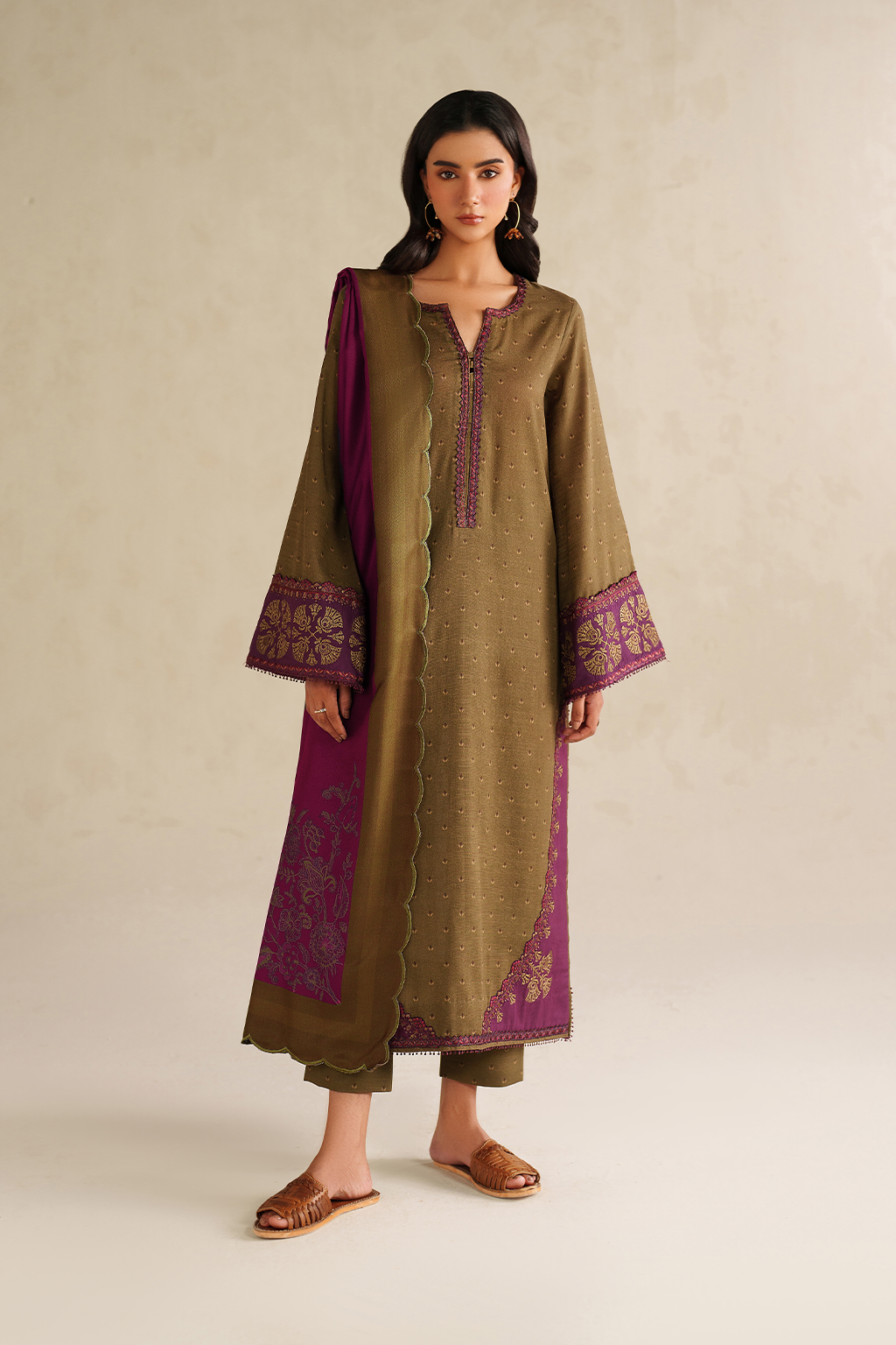 Iznik | Winter Chapter 25 | UE-573 Printed Khaddar by Iznik - Designer Dress - Type : Ladies Clothes - Available at Saira Sultan - 100% Original 