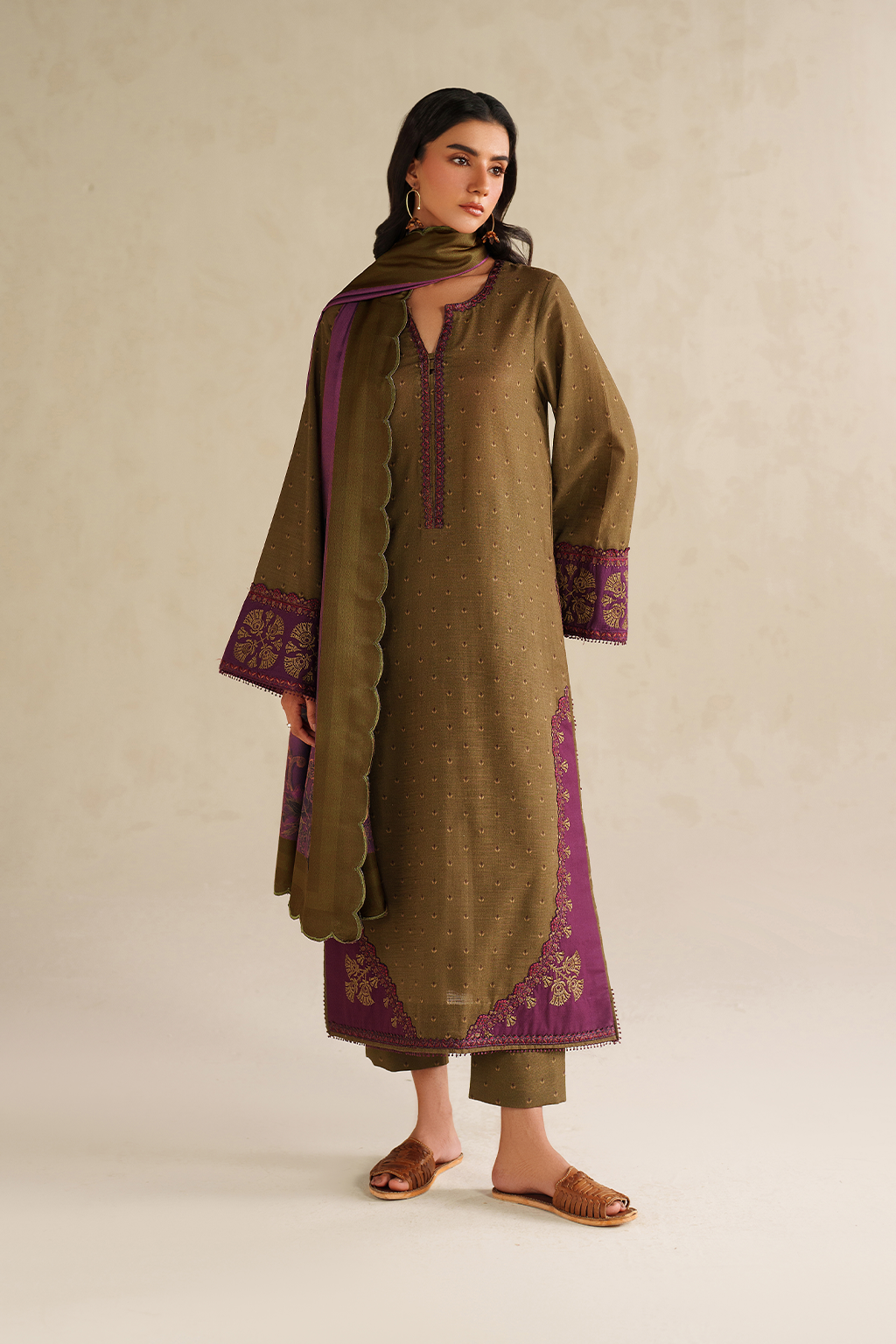 Iznik | Winter Chapter 25 | UE-573 Printed Khaddar by Iznik - Designer Dress - Type : Ladies Clothes - Available at Saira Sultan - 100% Original 