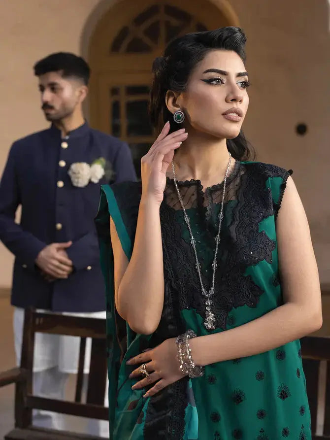 Faiza Faisal | Maya Luxury Lawn | Jaana - Pakistani Designer Dress - by Faiza Faisal | Type: Luxury - 100% Original at Saira Sultan