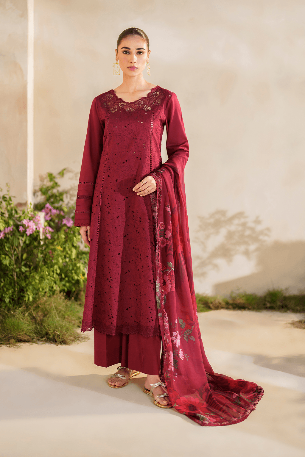 Iznik | Festive lawn 24 | SFL-02 - Pakistani Designer Dress - by Iznik | Type: Luxury - 100% Original at Saira Sultan