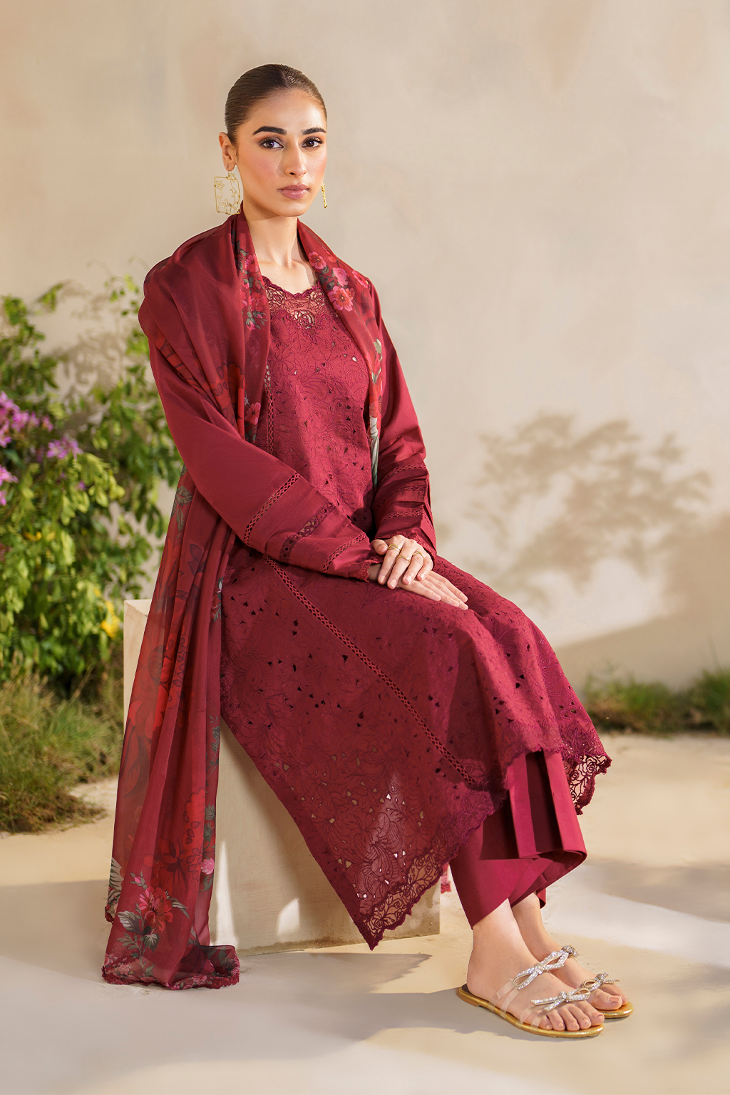 Iznik | Festive lawn 24 | SFL-02 - Pakistani Designer Dress - by Iznik | Type: Luxury - 100% Original at Saira Sultan