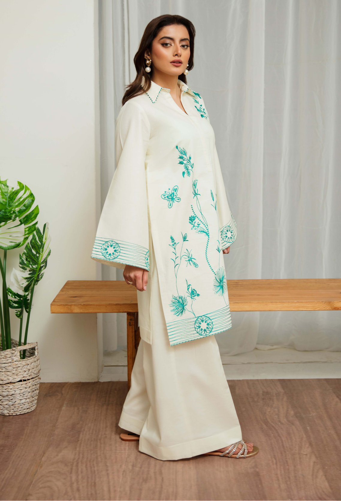 Humdum | Ayra Ready to wear | Ayra - D02 S Off White Lawn