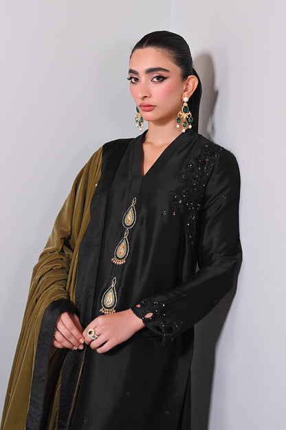 Hue Pret | Farasha Luxury Winter | Nisha M Black Velvet