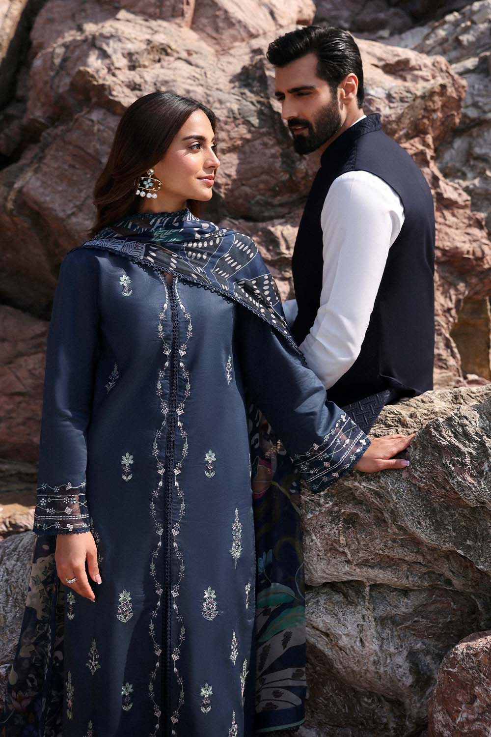 Seran | Afsanah Lawn 25 | MERAL S Navy Lawn