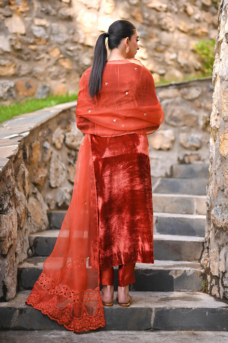 Hue Pret | Farasha Luxury Winter | Freya S Red Velvet